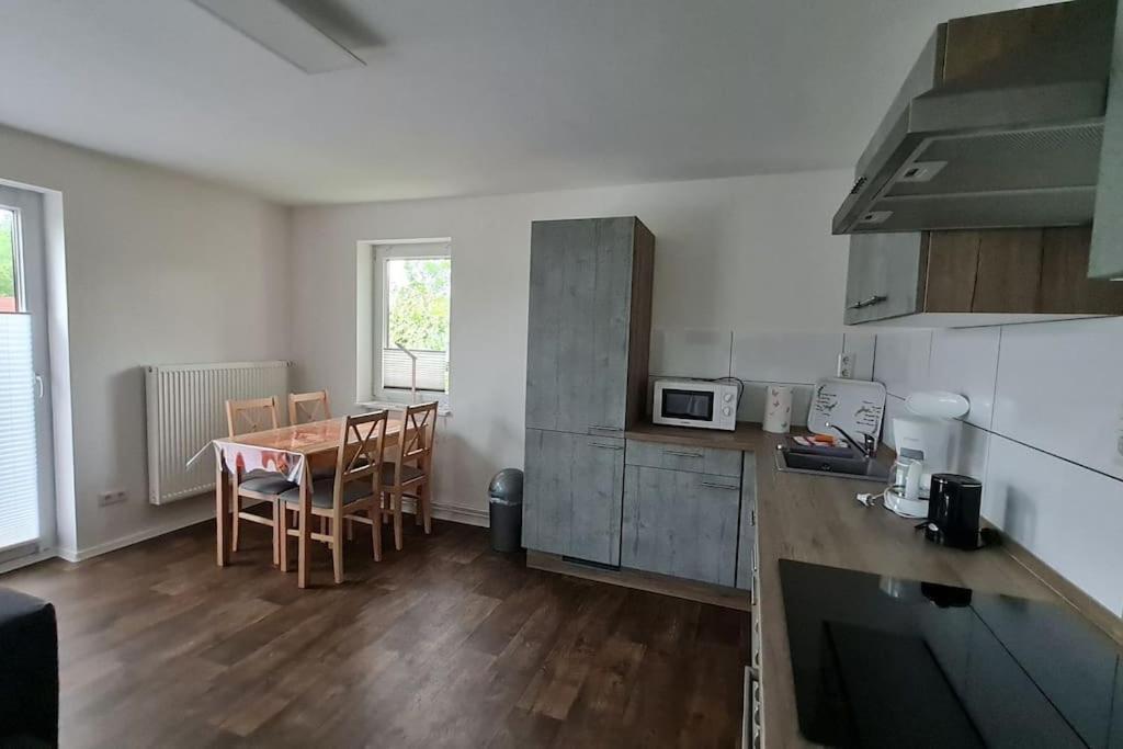 Komfortabele Ferienwohnung In Ruhiger Lage Sassnitz Bagian luar foto